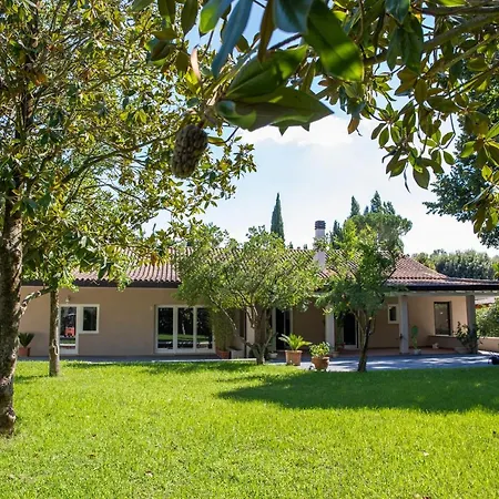 Guest house La Tenuta Di Rocca Bruna Country